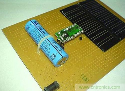 微型太陽能供電板DIY，給手電筒收音機(jī)供電