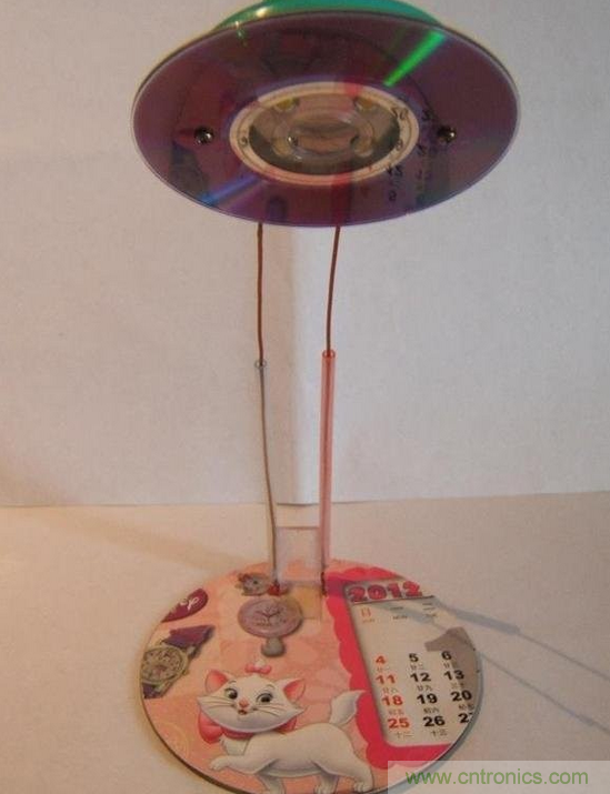 DIY:手工打造智能無(wú)線(xiàn)供電臺(tái)燈