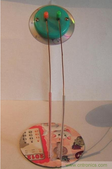 DIY:手工打造智能無(wú)線(xiàn)供電臺(tái)燈