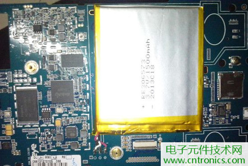 不怕摔的電紙書！一款柔性屏電子書閱讀器拆解