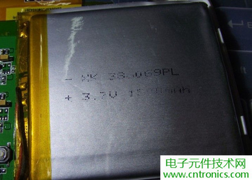 探秘電子紙！一款電紙書的電子墨水屏拆解