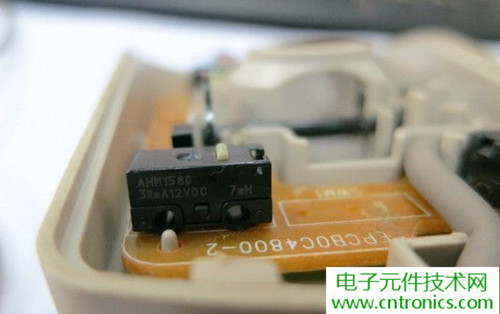 殿堂級機(jī)械鼠標(biāo)拆解：嘆精致做工！