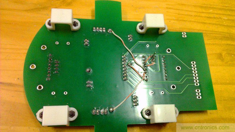 多圖殺貓！PCB版藍牙智能小車DIY