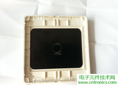 一款觸控開關(guān)拆解，做工不錯(cuò)