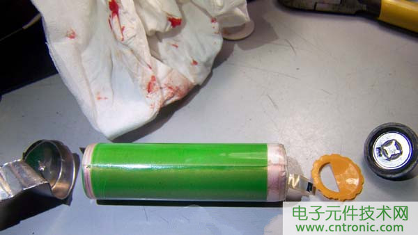 筆記本電池拆解，探秘電池內(nèi)部結(jié)構(gòu)