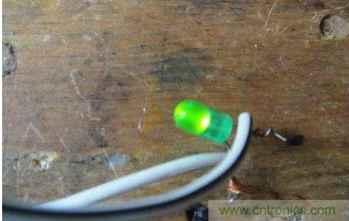 創(chuàng)意DIY！迷你風力發(fā)電機！