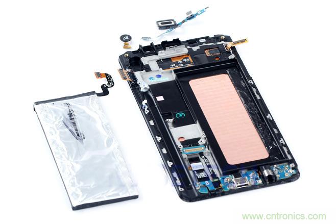 Galaxy Note5拆解，與S系列差距日漸模糊