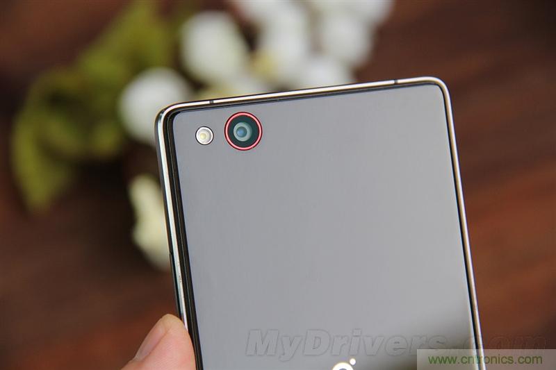 無邊框的 nubia Z9 ，一款既有驚喜，又有驚艷的智能手機