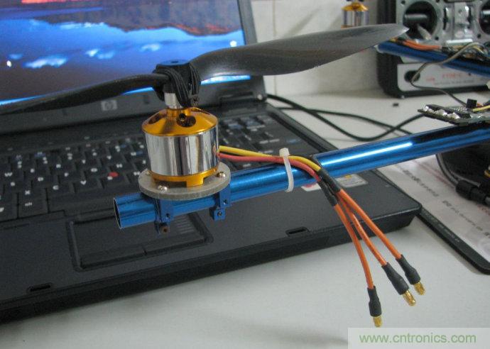 無人機 DIY 制作全過程，酷得不要不要的！