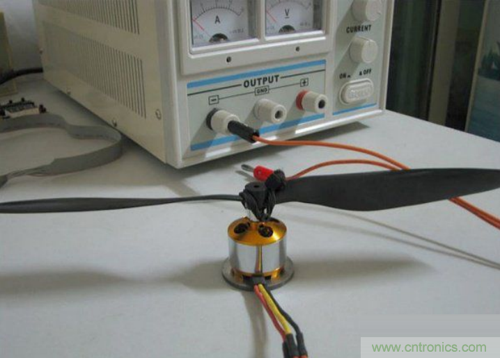 無人機 DIY 制作全過程，酷得不要不要的！