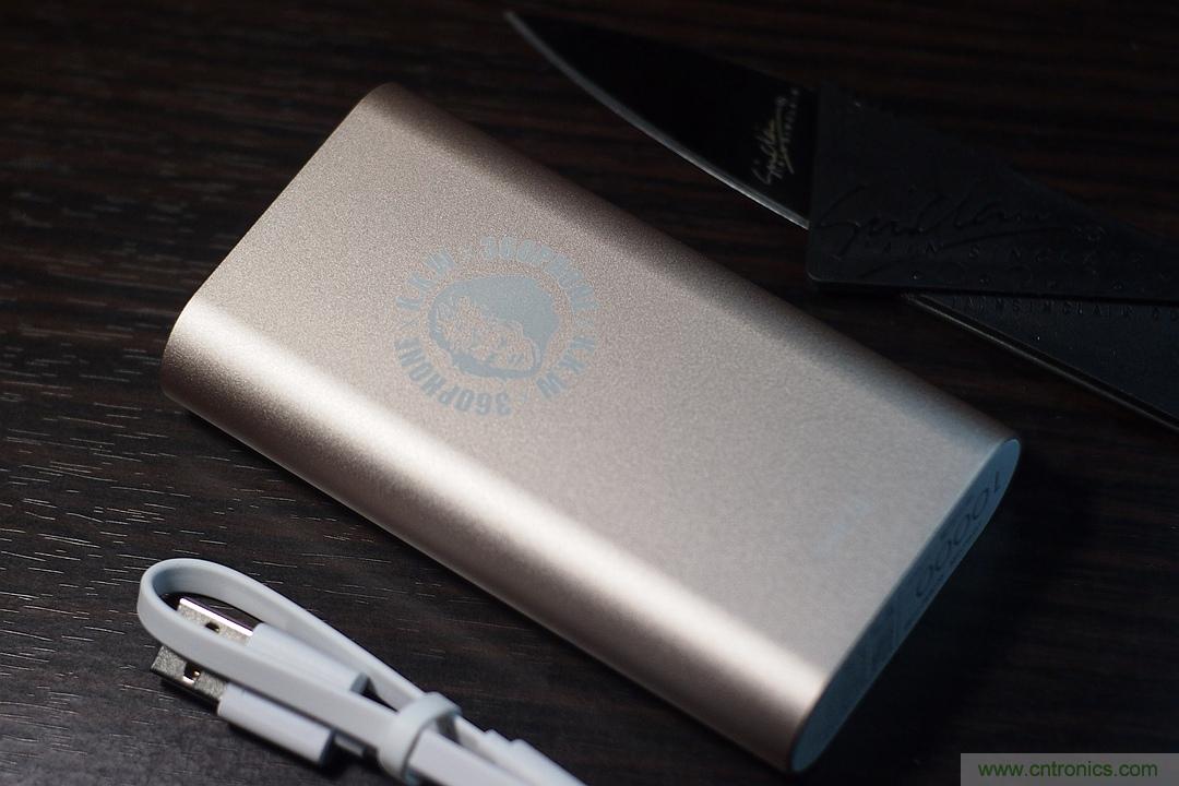 移動(dòng)電源也玩雙引擎？快到你想象不到