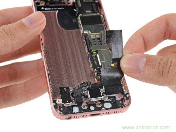 有什么地方?jīng)]有變？iPhone SE真機拆解