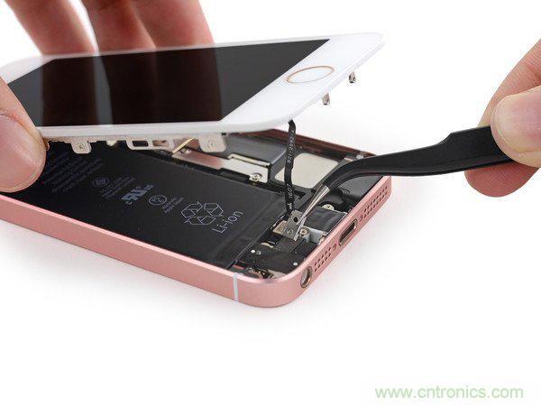 有什么地方?jīng)]有變？iPhone SE真機拆解